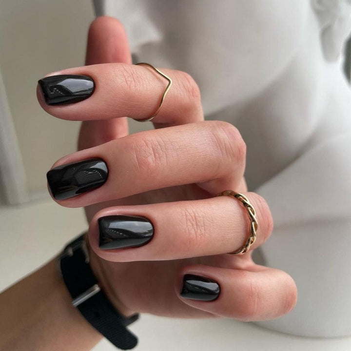 akzentz-luxio-noir-the-nail-